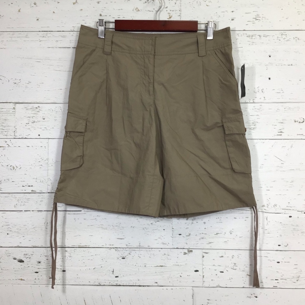 NWT Tommy Hilfiger Cargo Bermuda Shorts Size 8